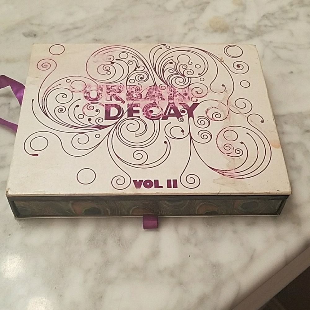 Eye shadow pallet